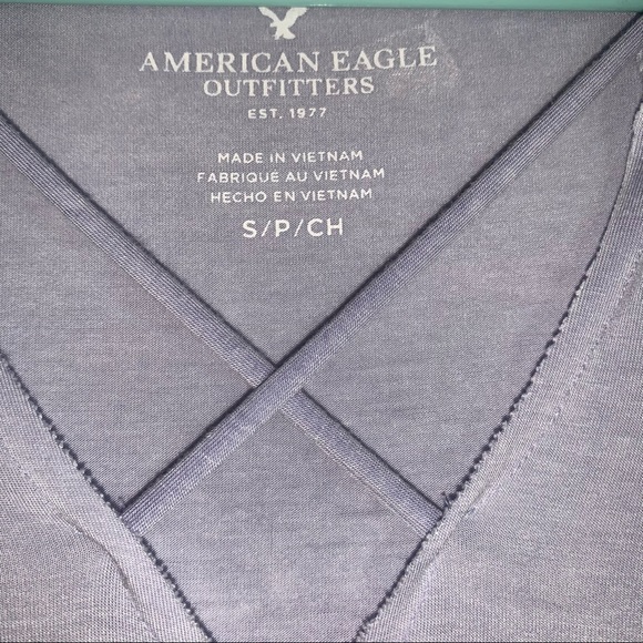✰ American Eagle Criss Cross V-Neck ✰ - Picture 3 of 3